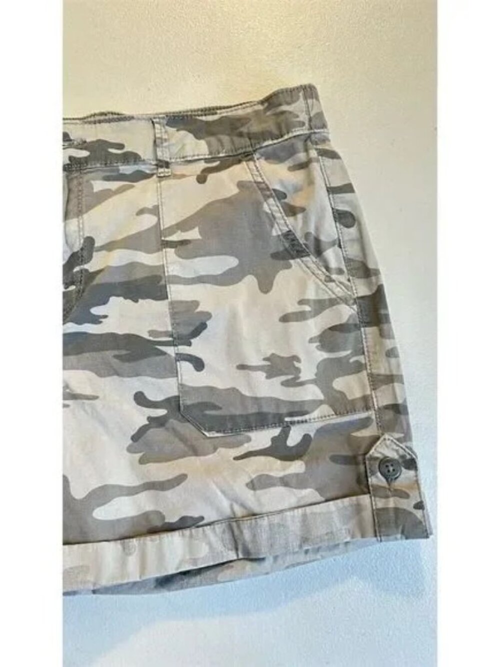 Social Standard Women's Camouflage Chino Shorts Cuff Gray Size L Relaxed - Picture 6 of 15